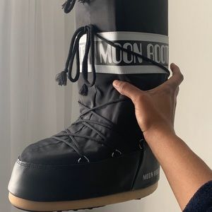MOON BOOTS GREAT CONDITION